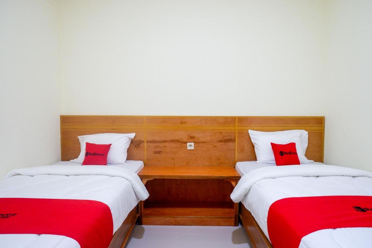 Reddoorz Near Rita Supermall Purwokerto 2 Exterior photo