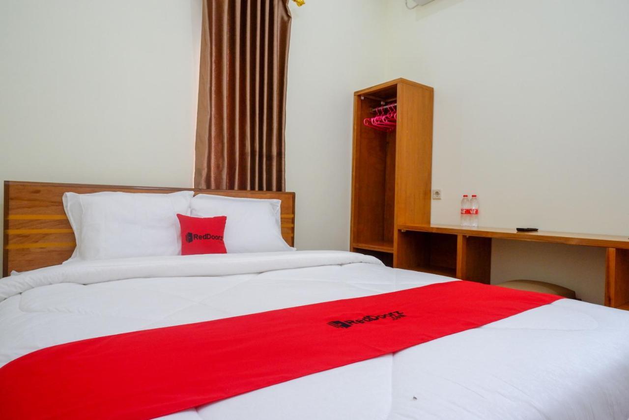 Reddoorz Near Rita Supermall Purwokerto 2 Exterior photo