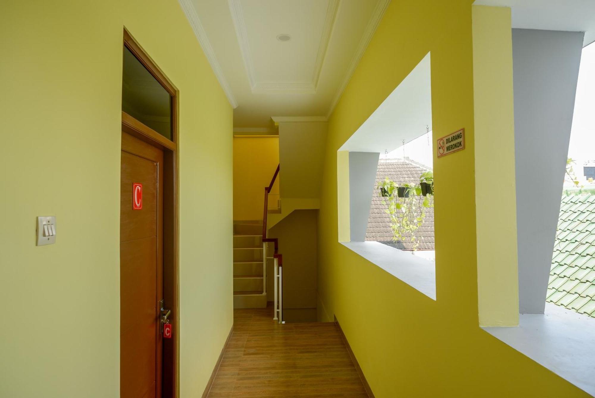 Reddoorz Near Rita Supermall Purwokerto 2 Exterior photo