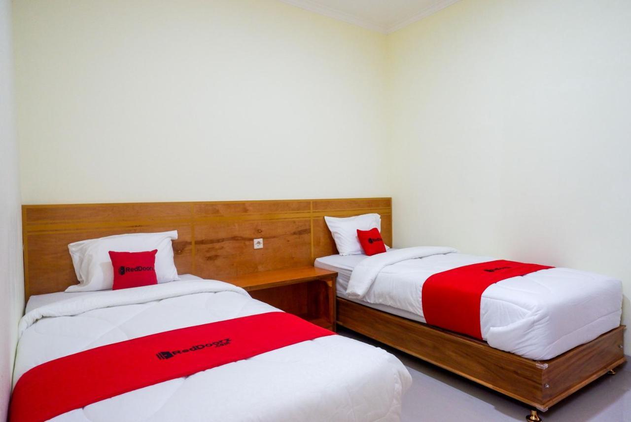 Reddoorz Near Rita Supermall Purwokerto 2 Exterior photo