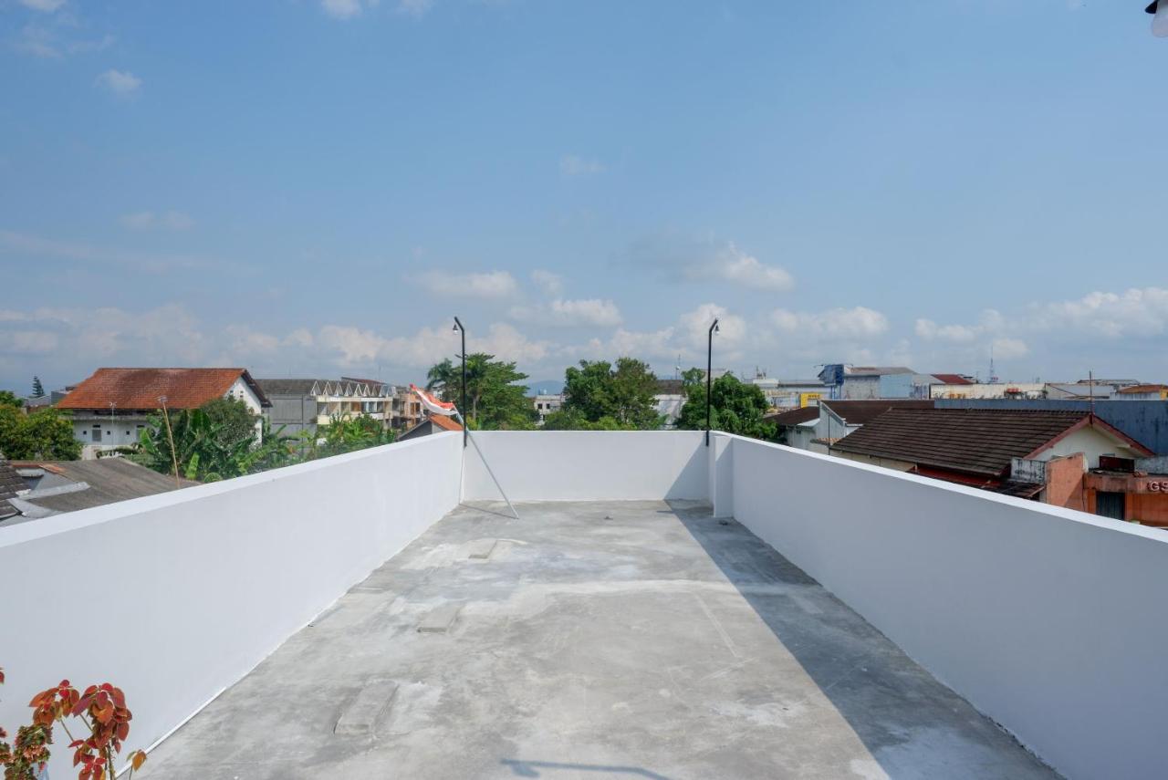 Reddoorz Near Rita Supermall Purwokerto 2 Exterior photo