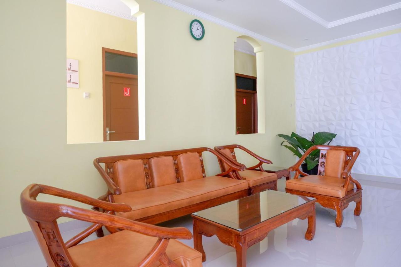 Reddoorz Near Rita Supermall Purwokerto 2 Exterior photo