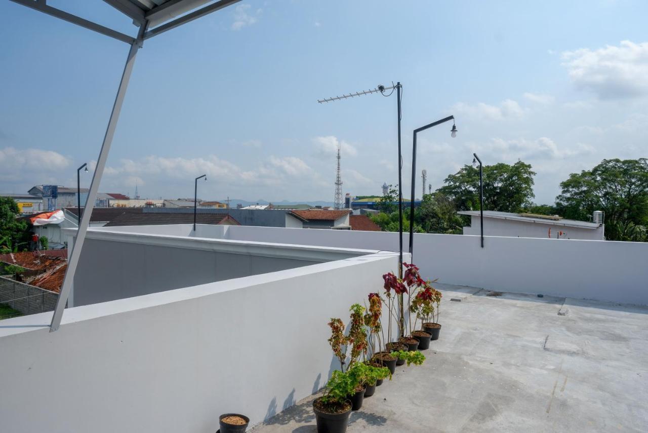 Reddoorz Near Rita Supermall Purwokerto 2 Exterior photo